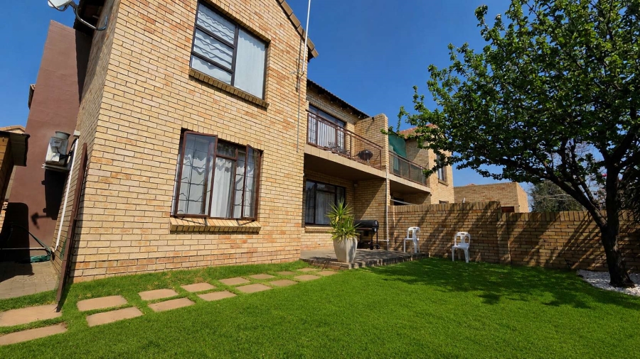 2 Bedroom Property for Sale in Wilgehof Free State